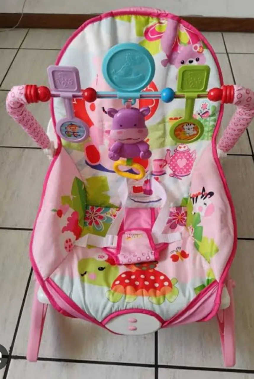 Cadeirinha Vibratória para Bebê com Brinquedos