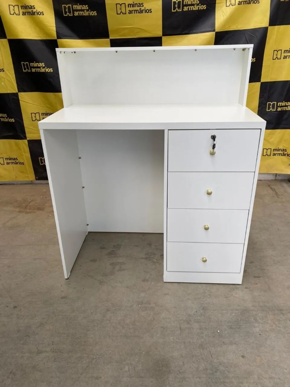 Balcão Recepção Branco 4 gavetas uma com chave