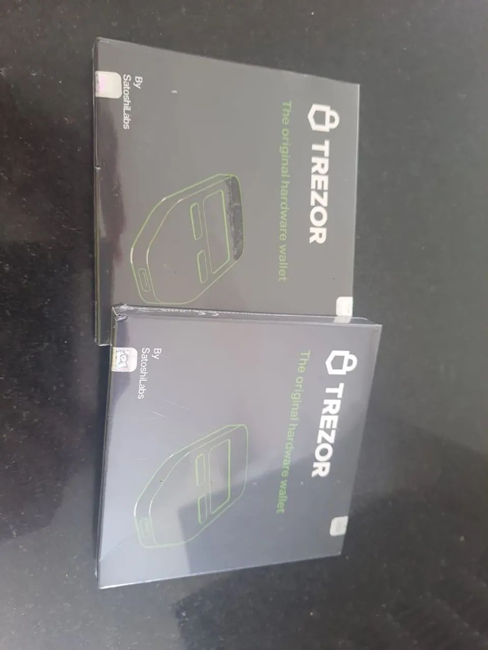 TREZOR Carteira física de Criptomoedas $ - Armazenamento - Santa Amélia,  Belo Horizonte 1464463890 | OLX