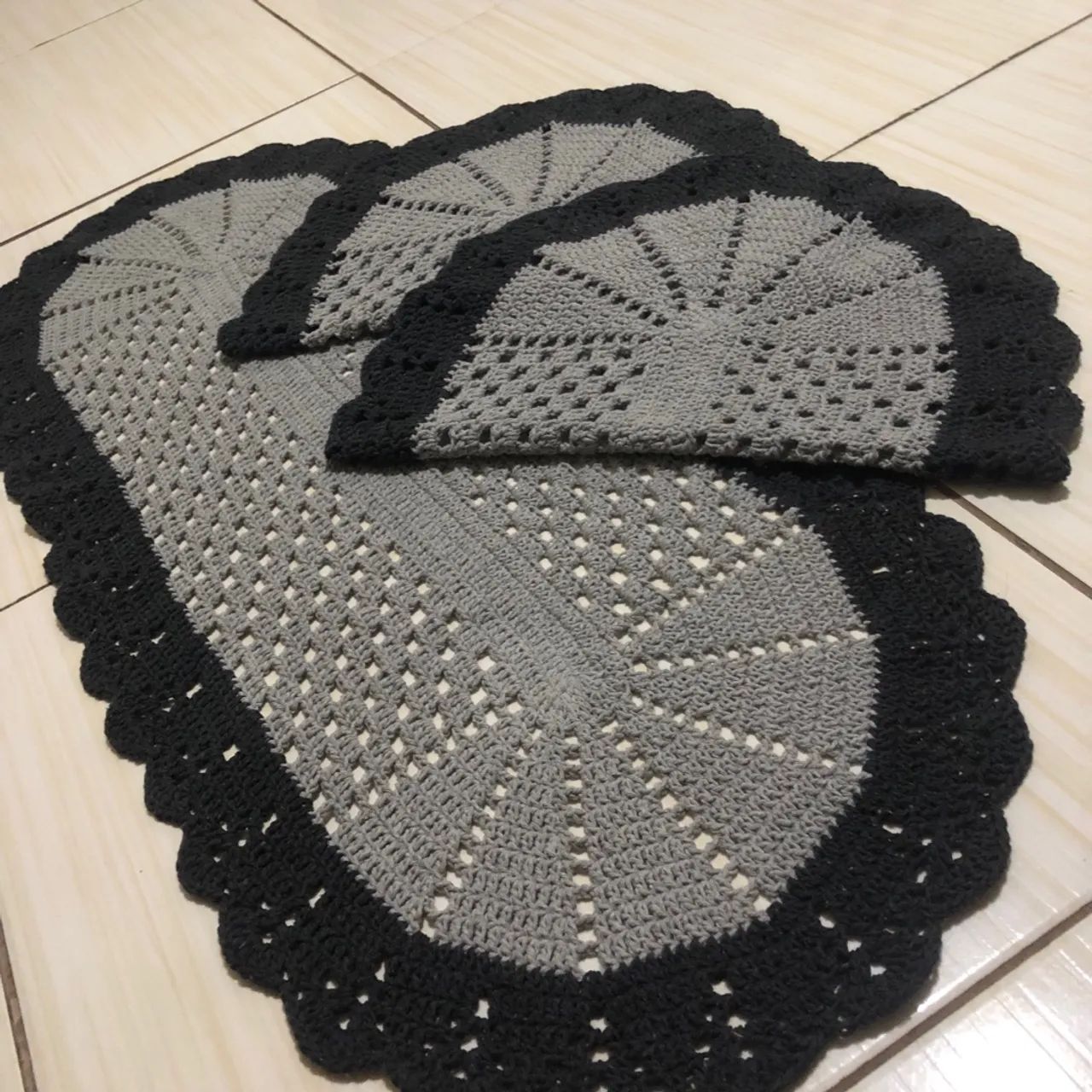 Tapete Crochê Oval Cinza e Preto - Decorações Para Casa - Distrito de ...