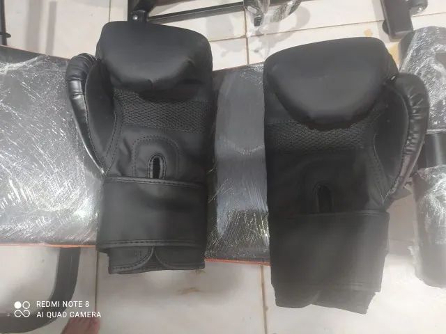 Luva Venum 12 Oz preta - Foto 6