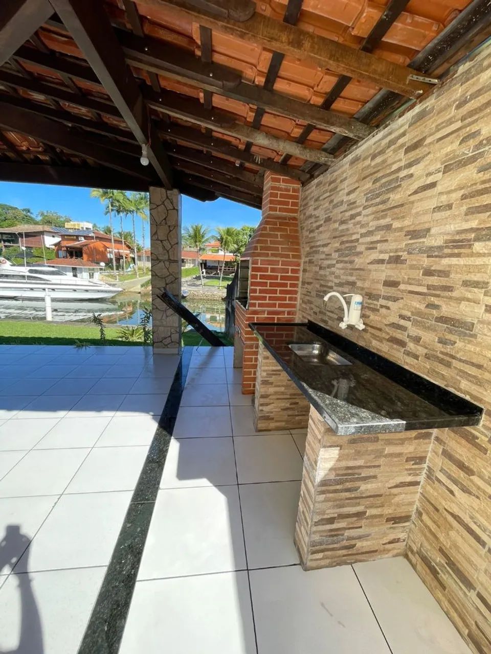 Casa de Praia com 5 Qtos, Piscina, Churrasqueira e Deck - Angra dos Reis RJ - Foto 8