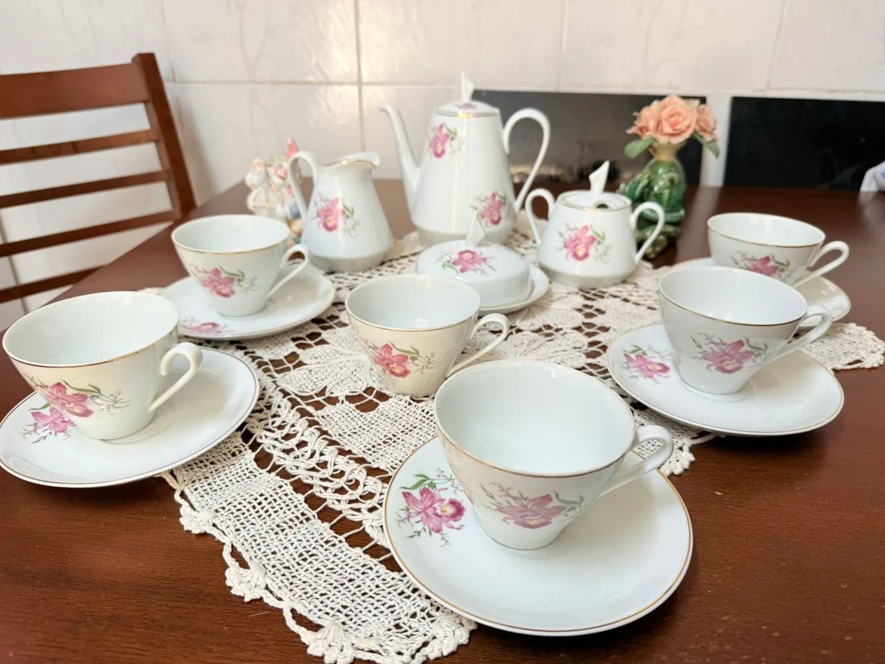Antigo jogo de chá em porcelana Steatita Paraná anos 70