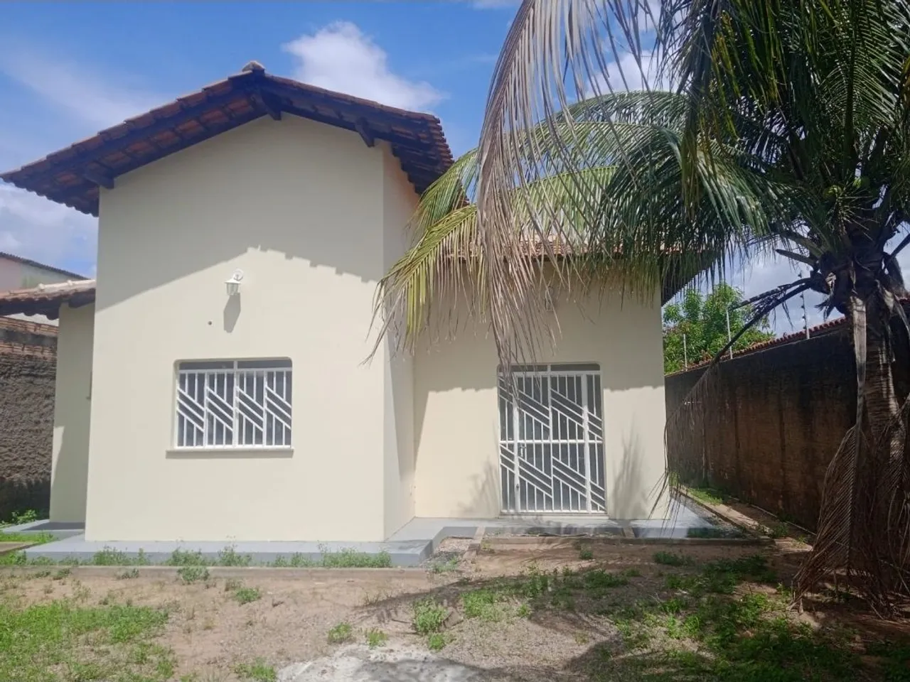 Vende-se Casa - Centenário