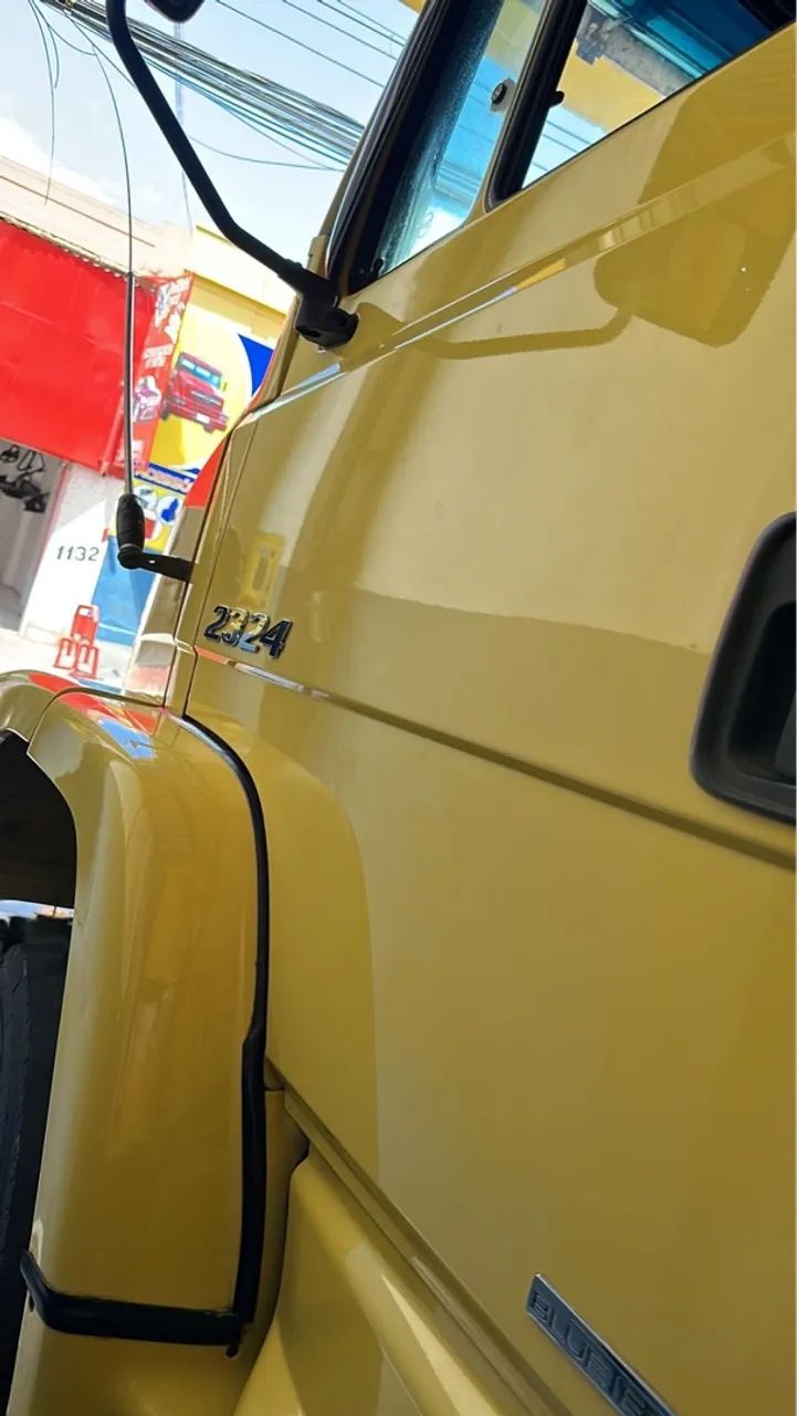 Atron 2324 ano 2016 pintura original de fábrica  - Foto 2