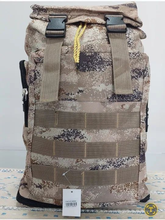 Mochila camuflada - ótima para viagens e acampamentos