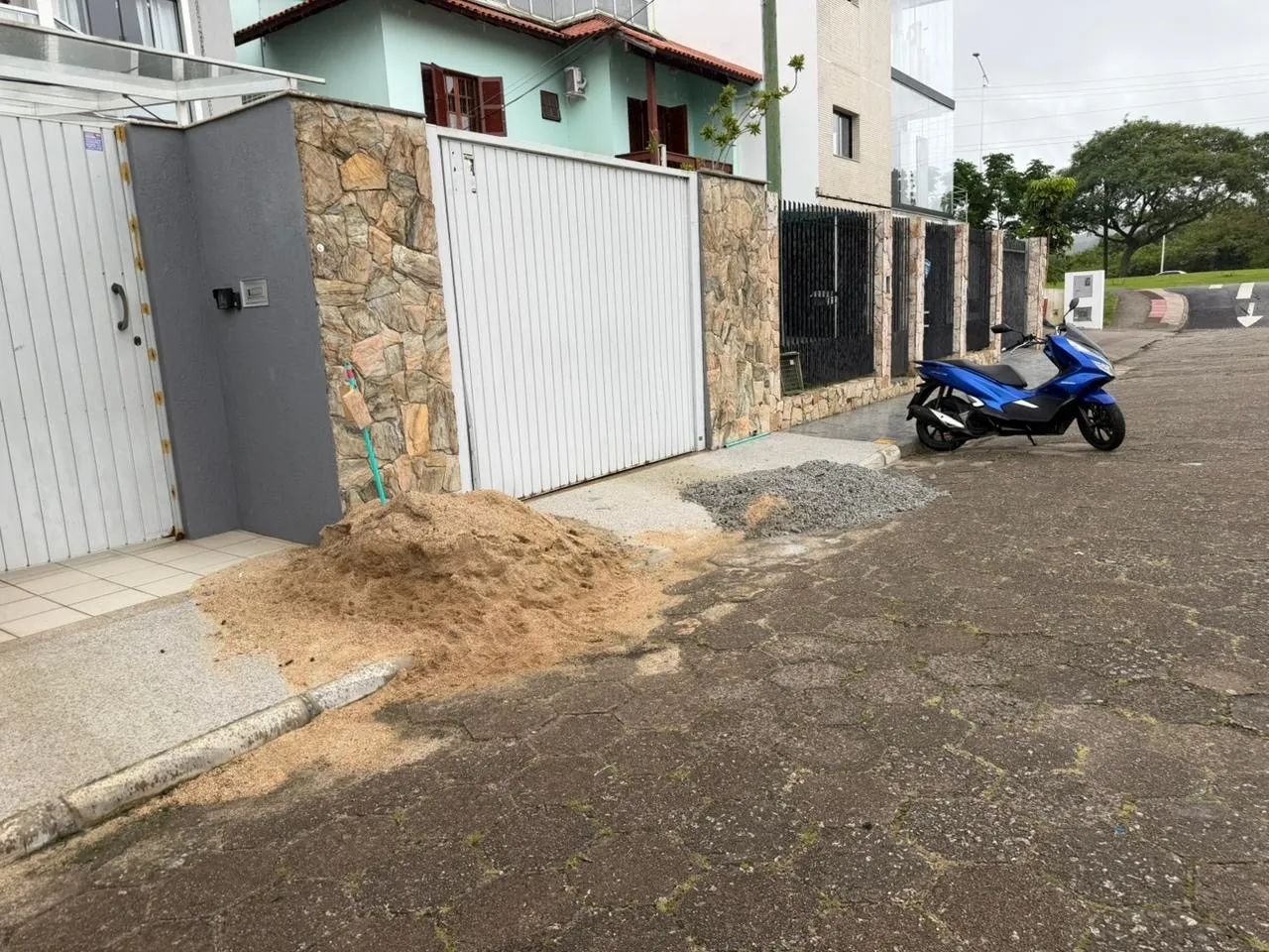 Doação areia e brita