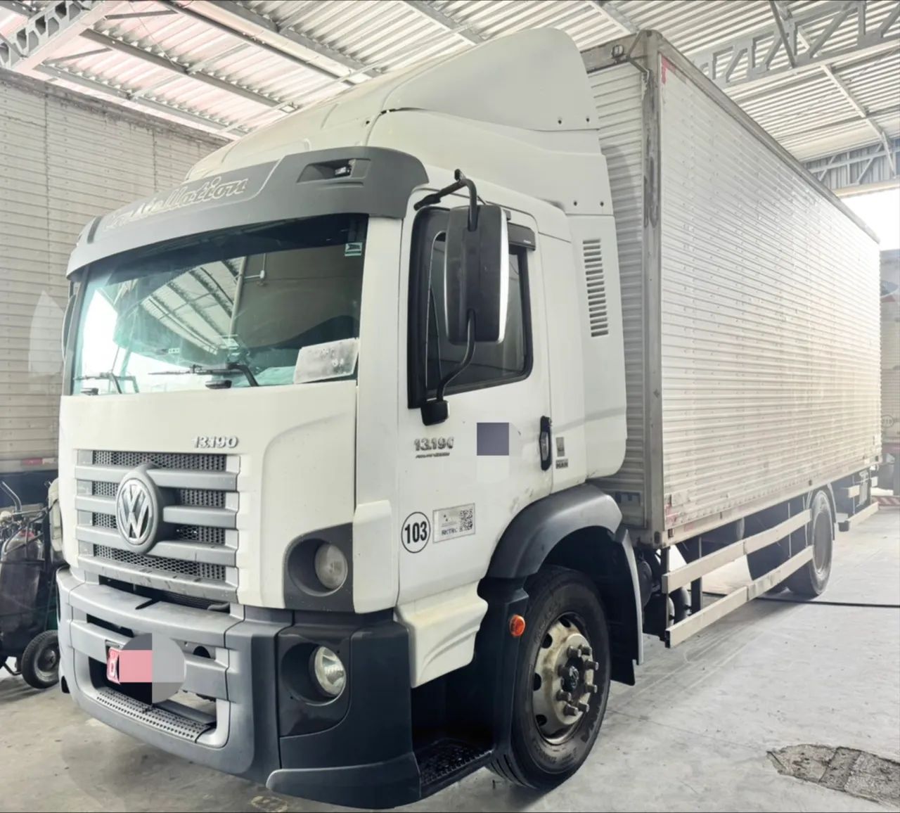 VW 13.190 4x2 2015 BAÚ TOCO