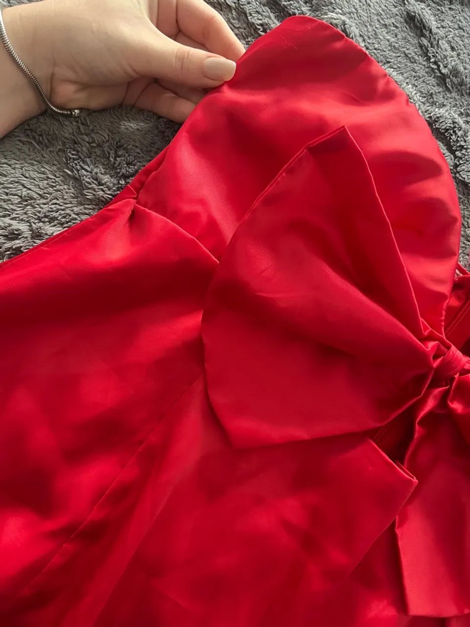 Blusa de Cetim Laço Vermelho - Foto 2