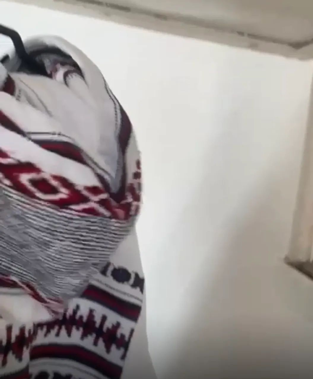 Casaco Peruano original com capuz e detalhes bordados - Foto 2