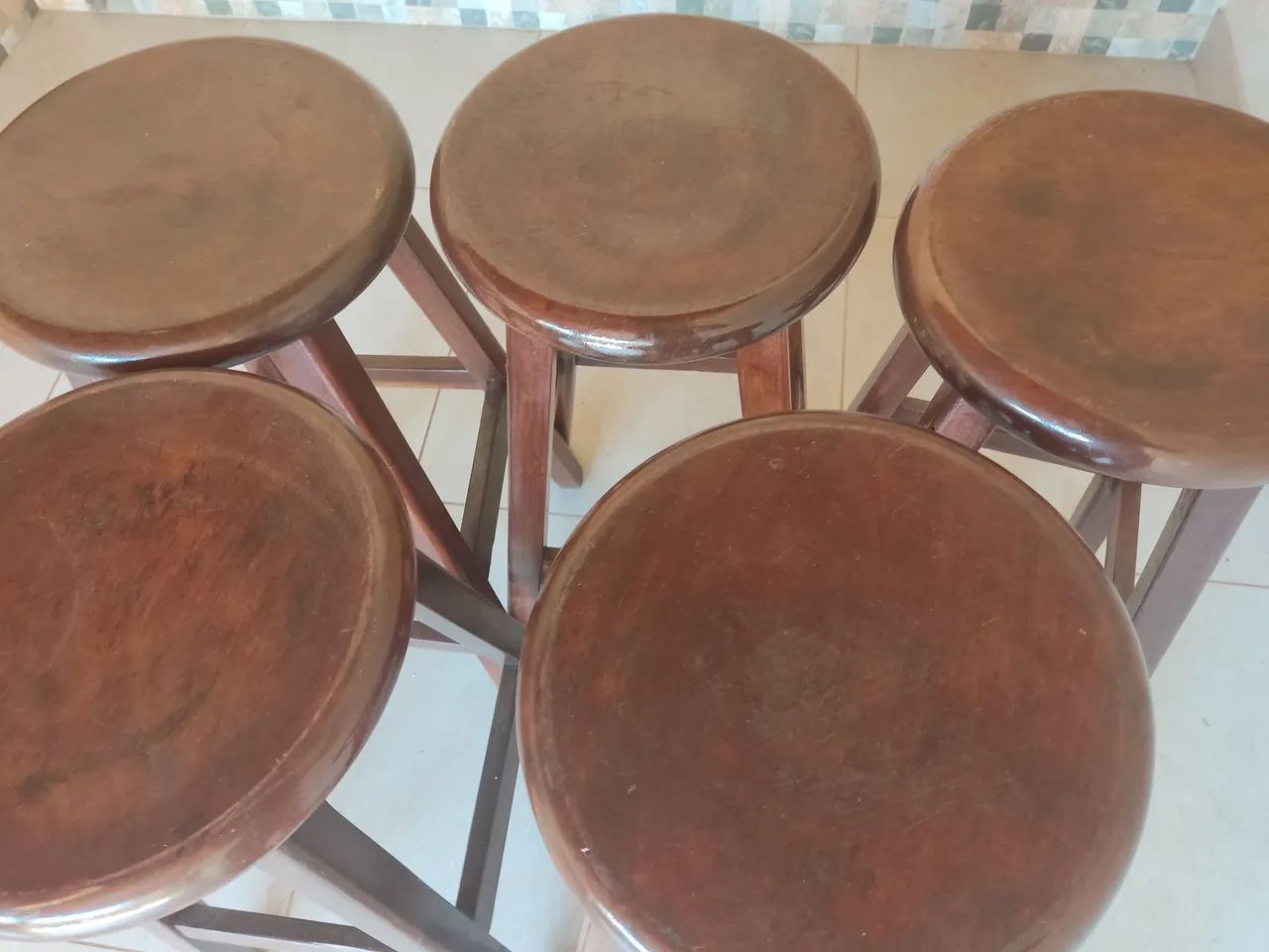 Conjunto 5 Banquetas de Madeira Maciça - Foto 3