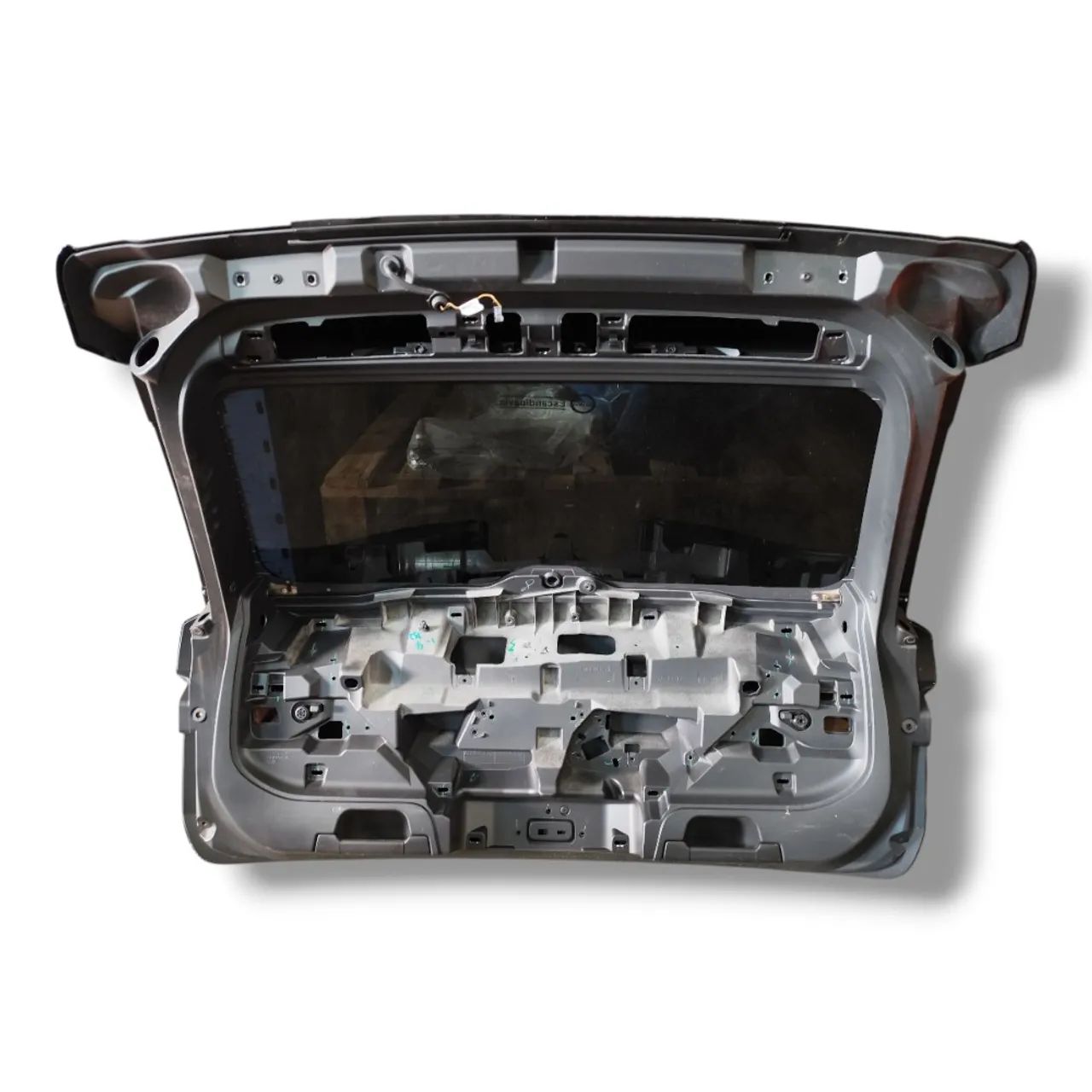 TAMPA TRASEIRA VOLVO XC60 T8 ULTIMATE DARK 2024 ZERADA PRETA