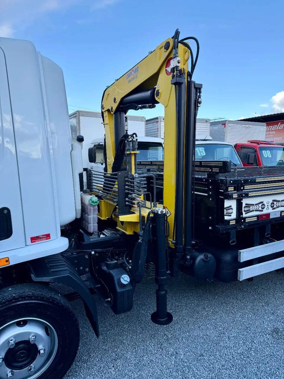 Accelo 1316 Munck 7.500 Com Carroceria  - Foto 6