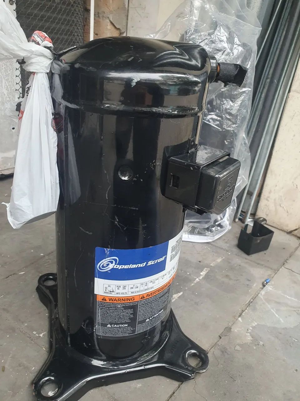 Compressor de Ar Condicionado 30.000 btus Copeland  Scroll 220volts  - Foto 4