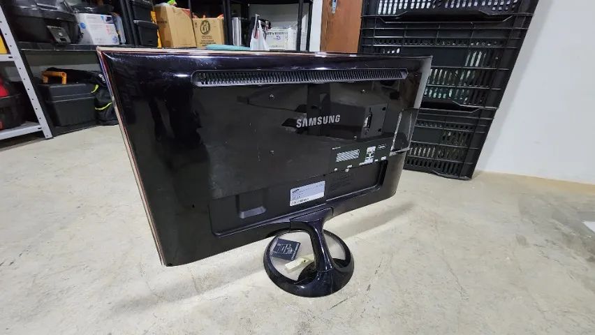 MONITOR TV LED 27" SAMSUNG LT27A550 - Foto 3
