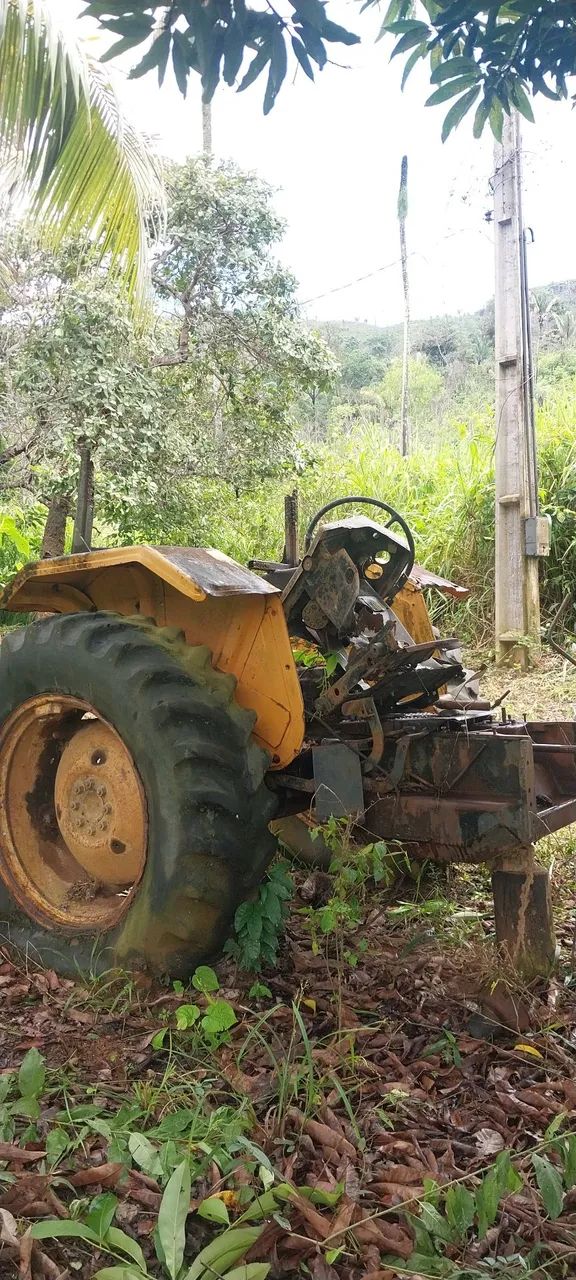 Trator Agrícola(está sem motor) - Foto 5
