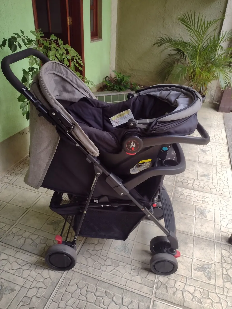 Carrinho e Bebê Conforto Whoop