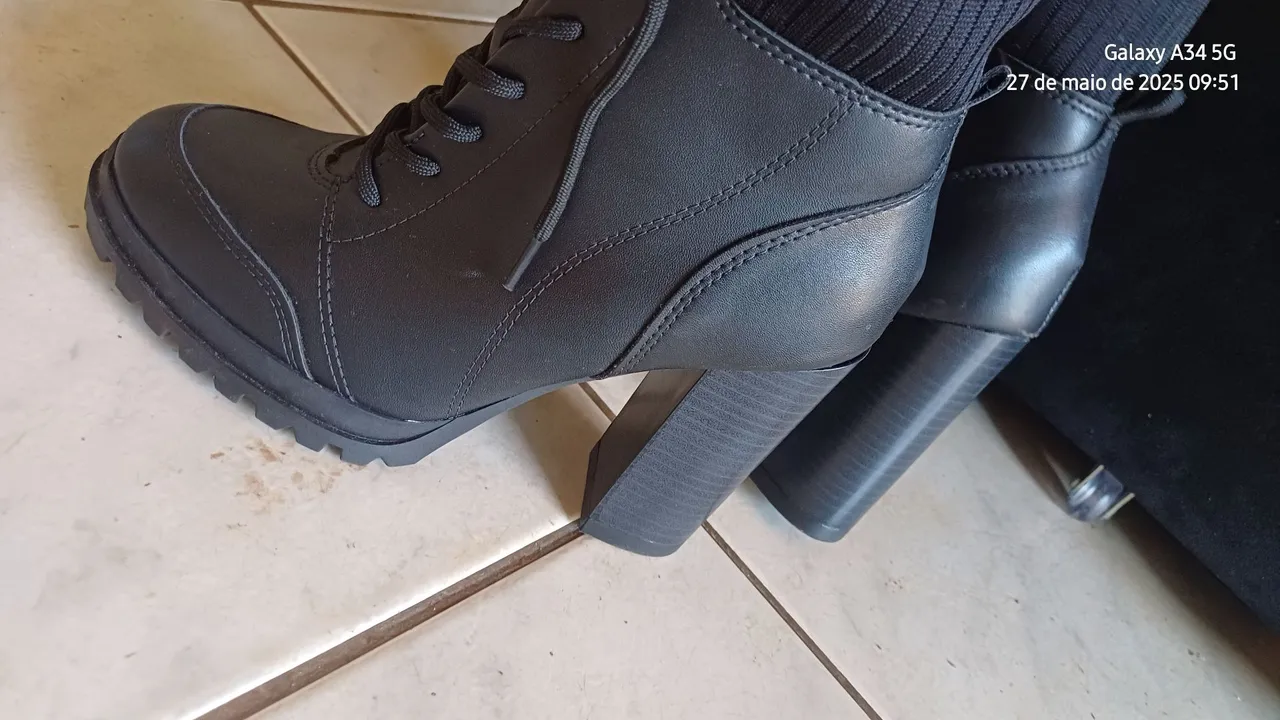 Bota Feminina Preta Salto Bloco