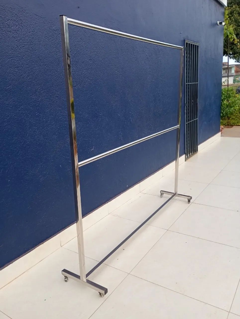 Arara inox 1.80x1.80 com divisória..