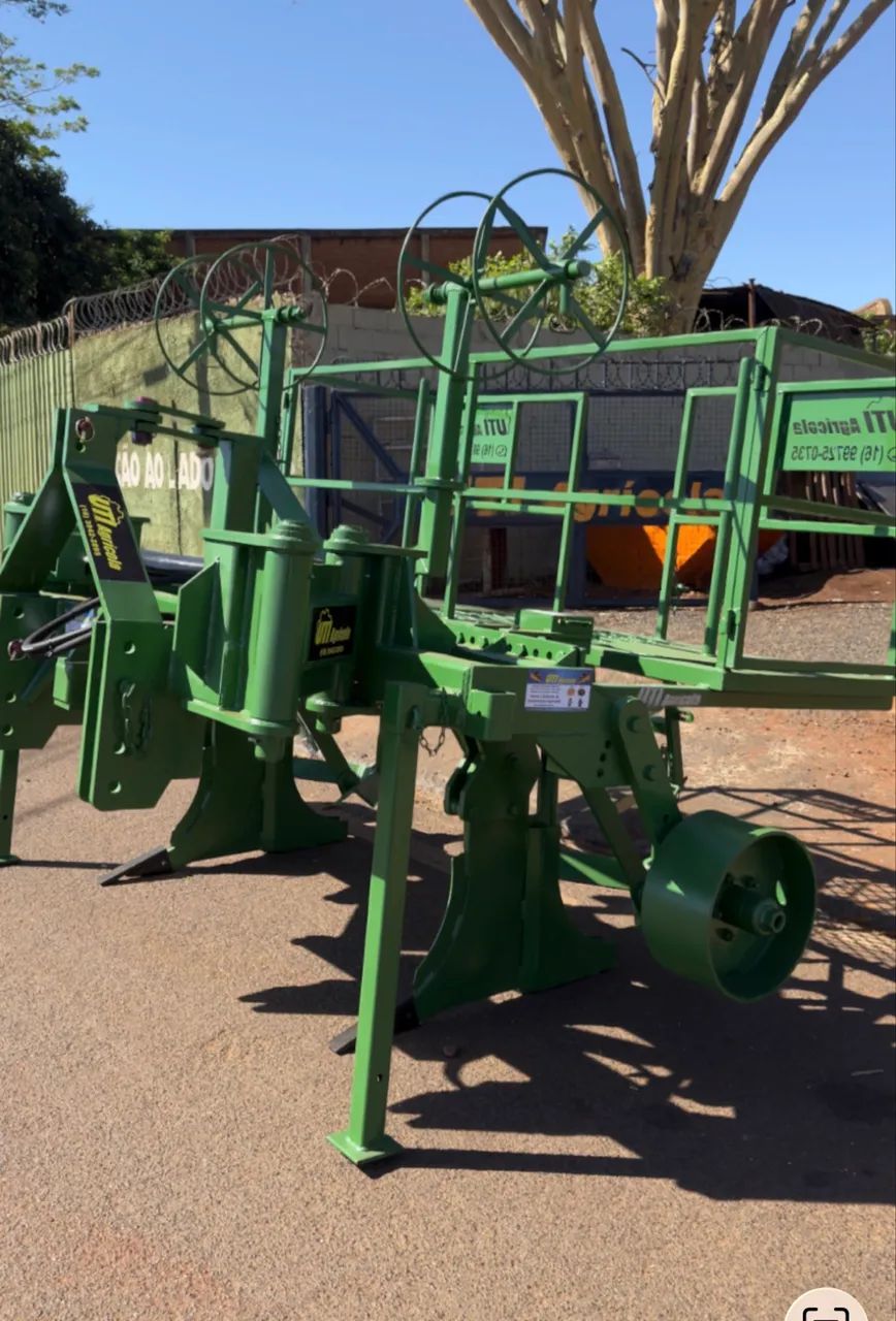 Implemento de enterrio de tubo gotejador 2 linhas moveis  - Foto 3