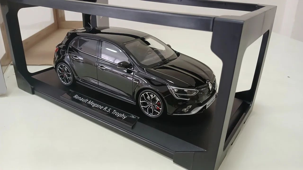 Miniatura Norev Renault Megane R.S 1/18 - Hobbies e coleções