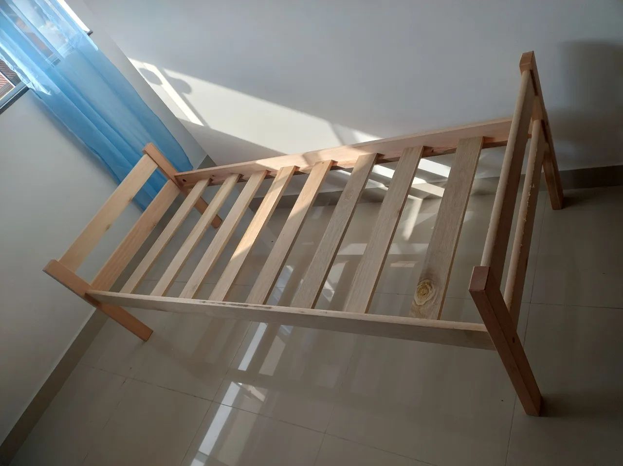 Cama de solteiro madeira maciça eucalipto NOVAS