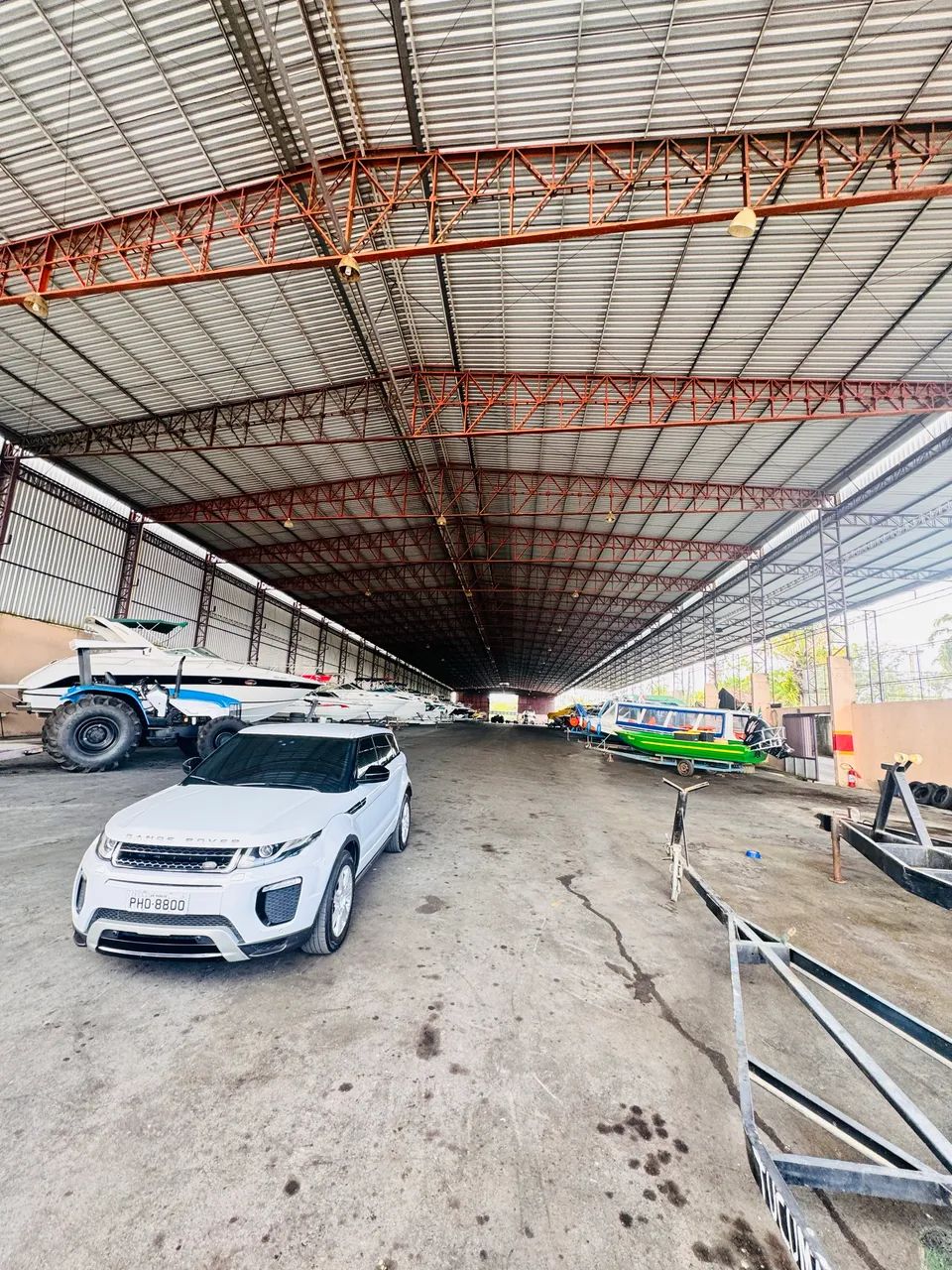 Galpao 4.500m2 com Marina no Tarumã leia
