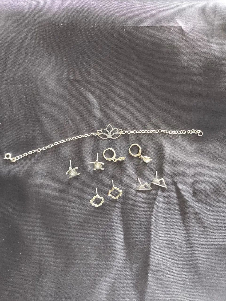 Brincos e pulseira em prata<br>