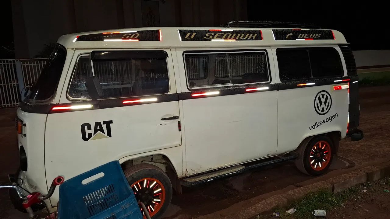 Vendo uma kombi top  - Foto 4
