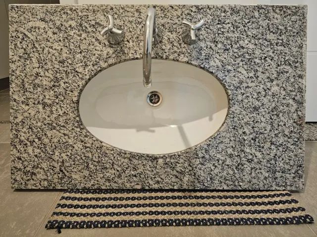 Conjunto Pia Banheiro Granito C/ Torneira e Cuba Louça Docol - NOVO SEM USO