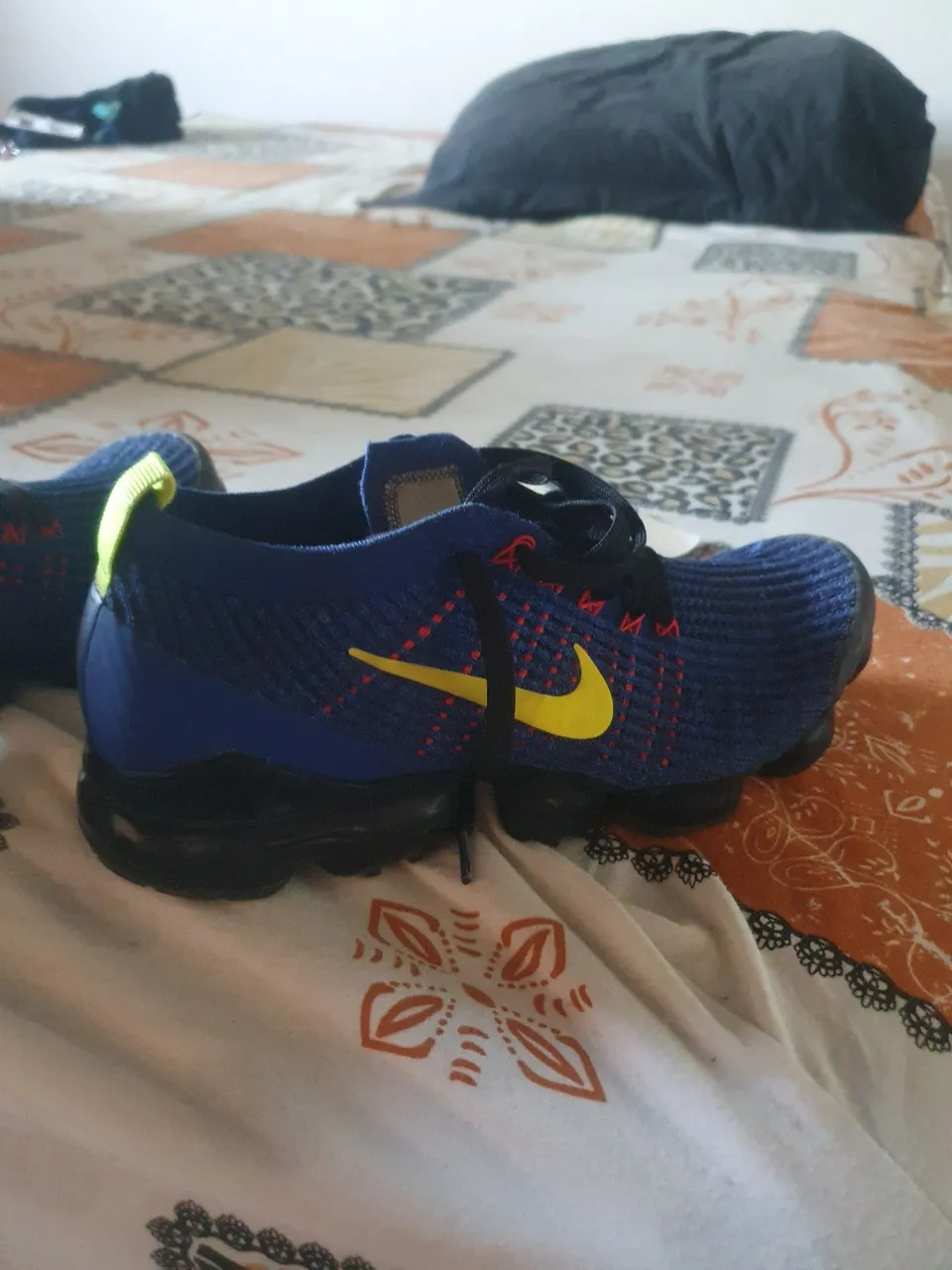 Nike Air VaporMax Azul com detalhes em amarelo