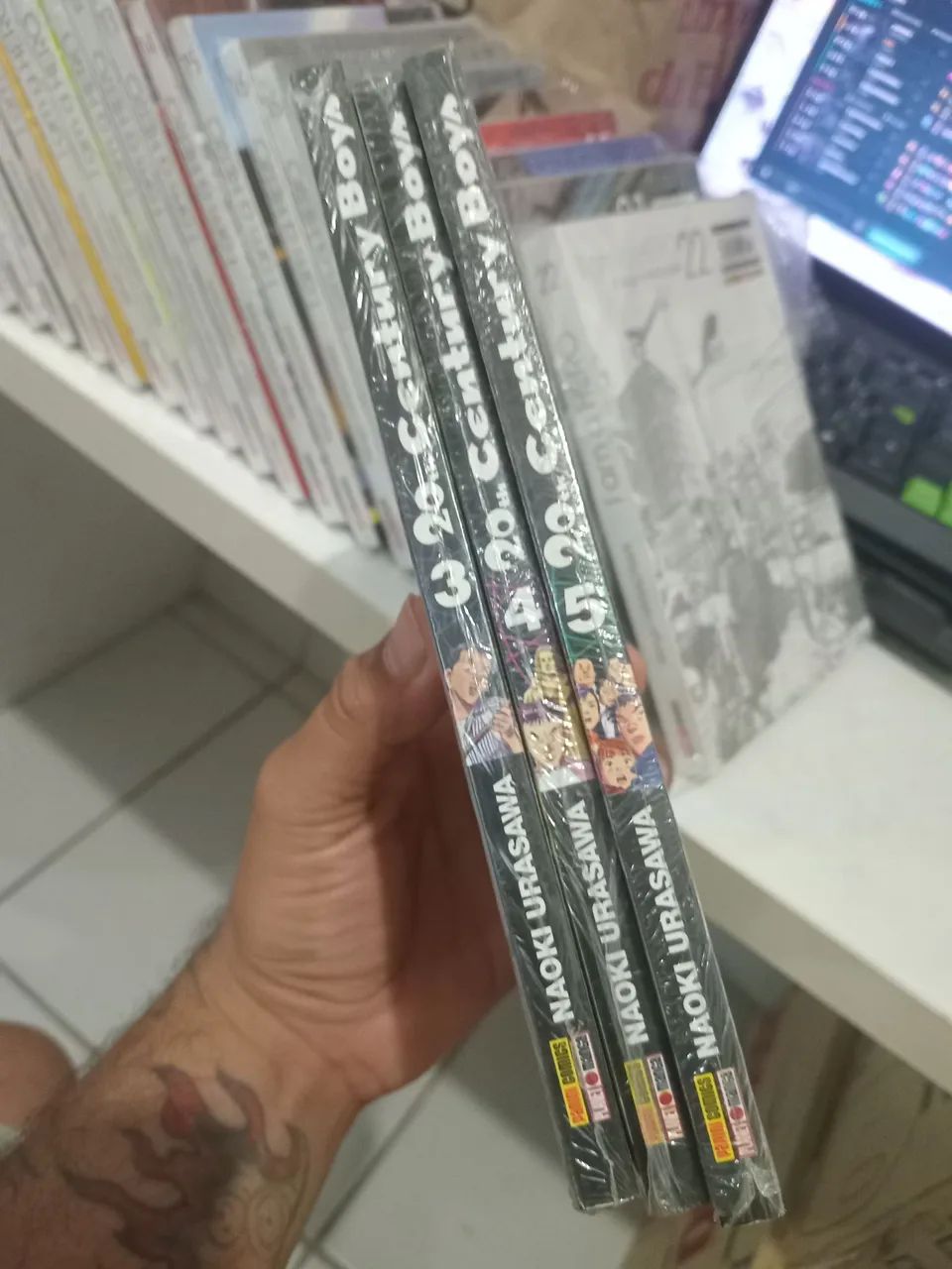 20th Century Boys mangá 3,4 e 5 lacrados - Foto 3