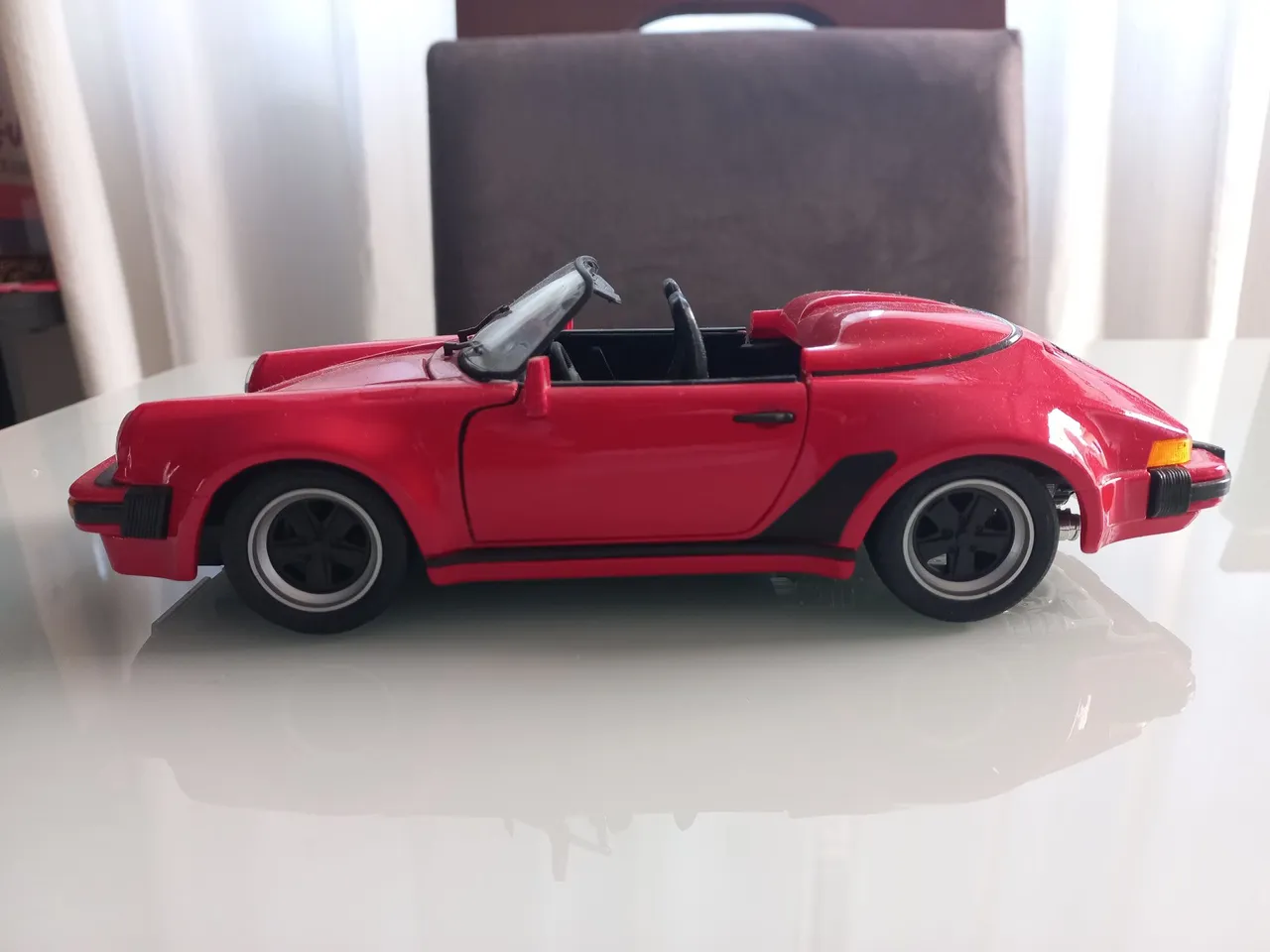 Maisto Porsche 911 Speedster - Fresh Metal Series (Loose