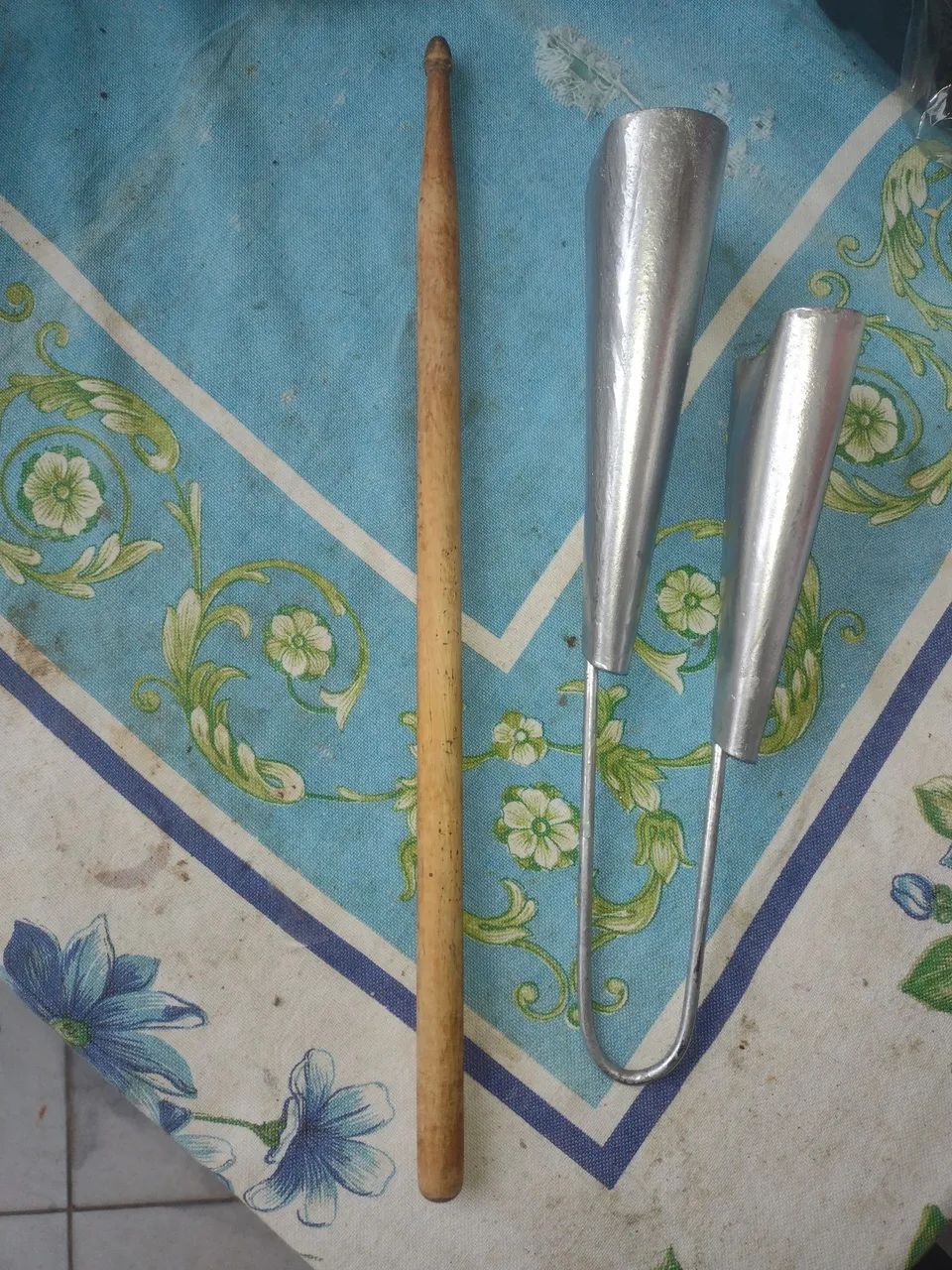 Agogo duplo de metal cor prata,a unidade - Foto 3