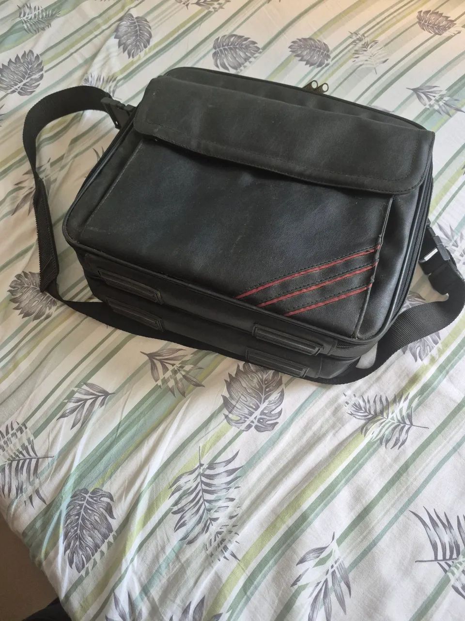 Bolsa para viagem com 4 compartimentos 