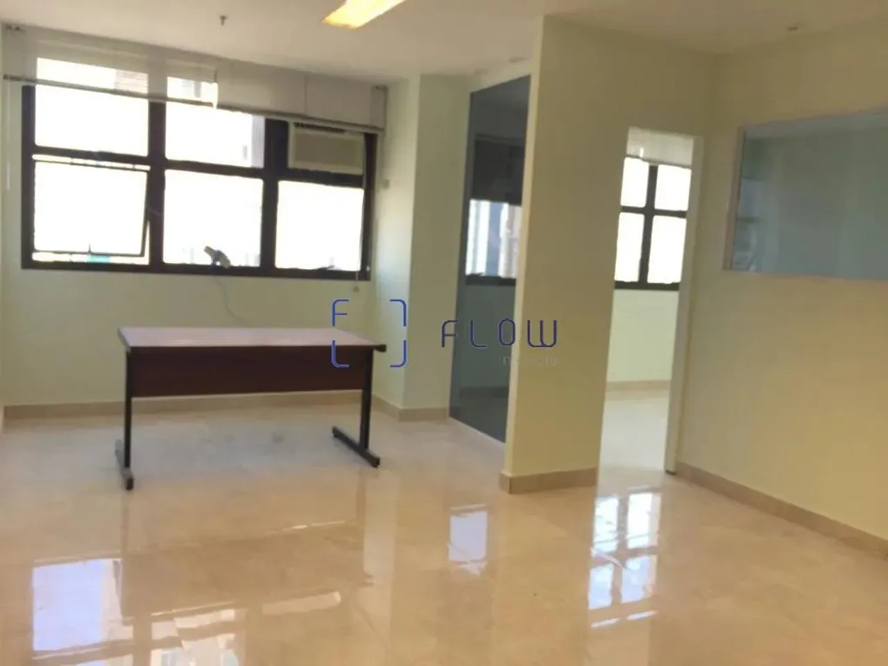 Oportunidade Única: Sala Comercial para Locação com 56m² no Campo Belo, Dividida em 2 Ambi
