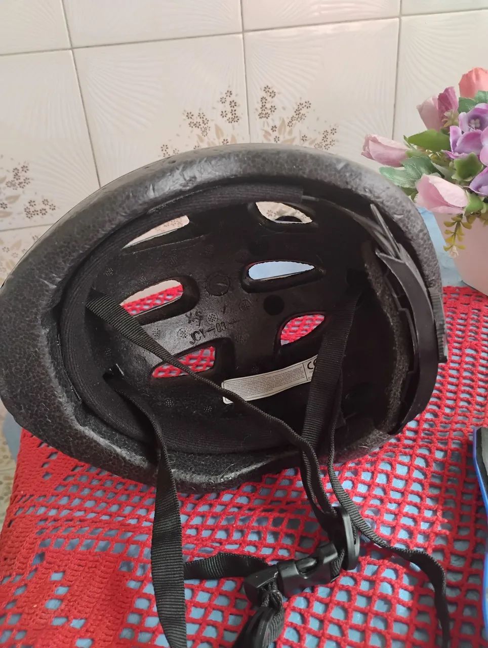 Kit capacete e caneleira - Foto 4