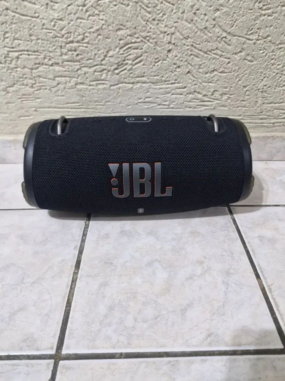 Jbl xtreme 3 usada 