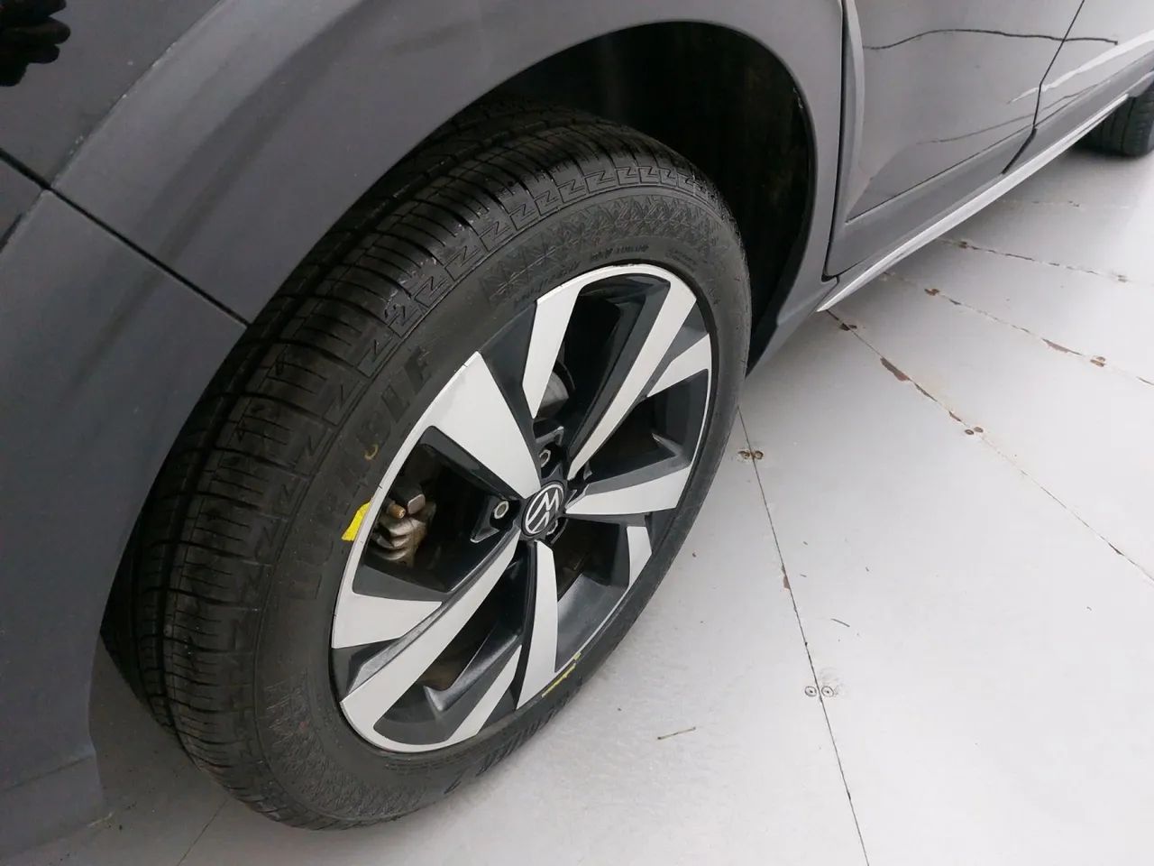 Volkswagen Nivus Highline 1.0 200 TSI Flex Aut., foto 14 de 18