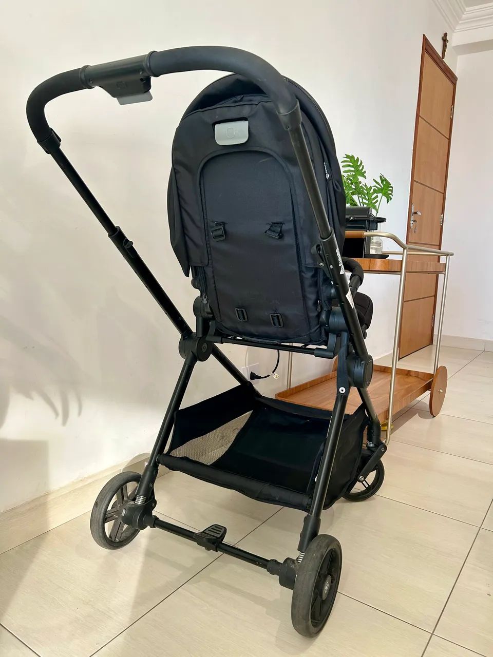 Carrinho de bebê com bebê conforto - Foto 4