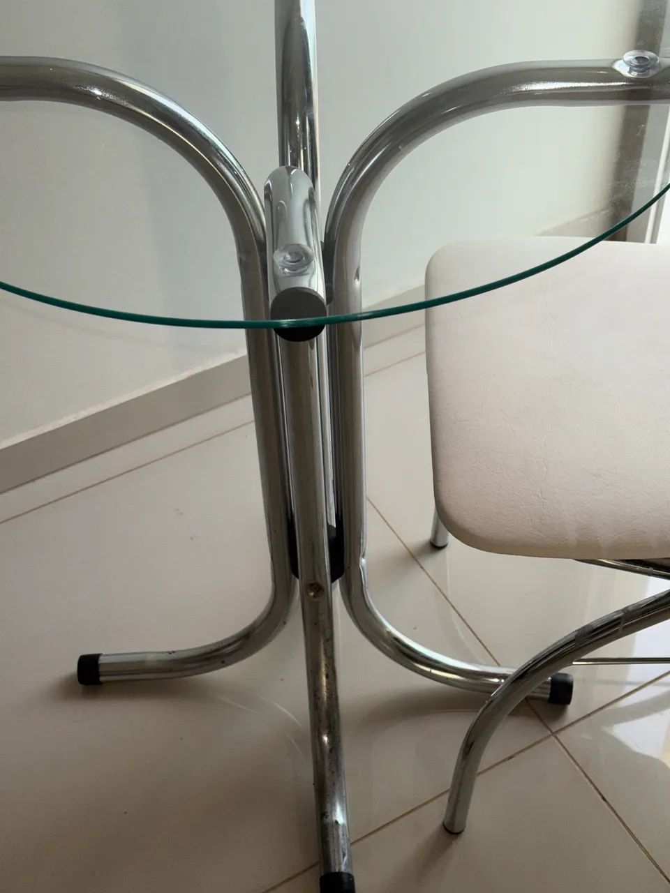 Mesa com 1 cadeira  - Foto 2