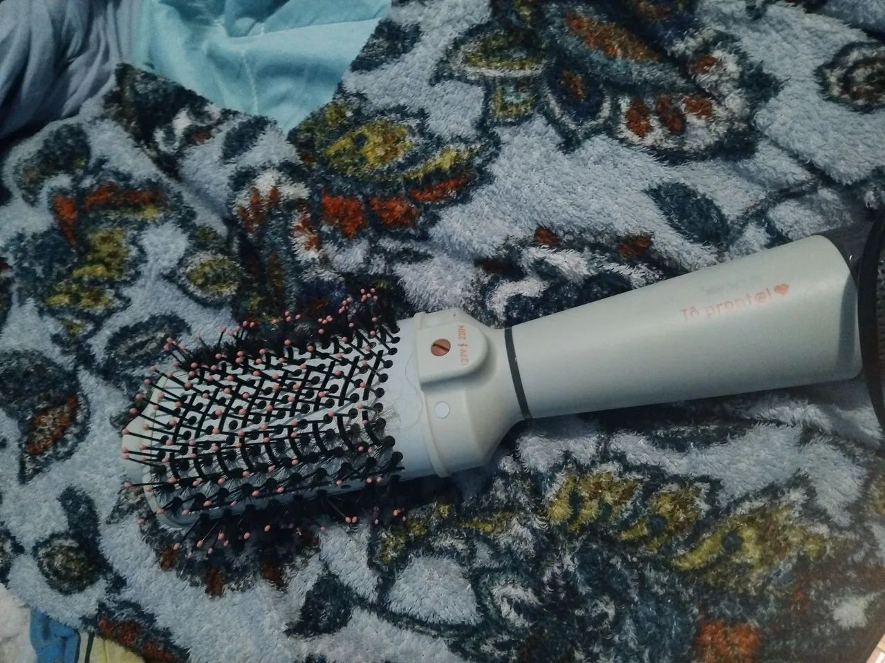 escova secadora de cabelo