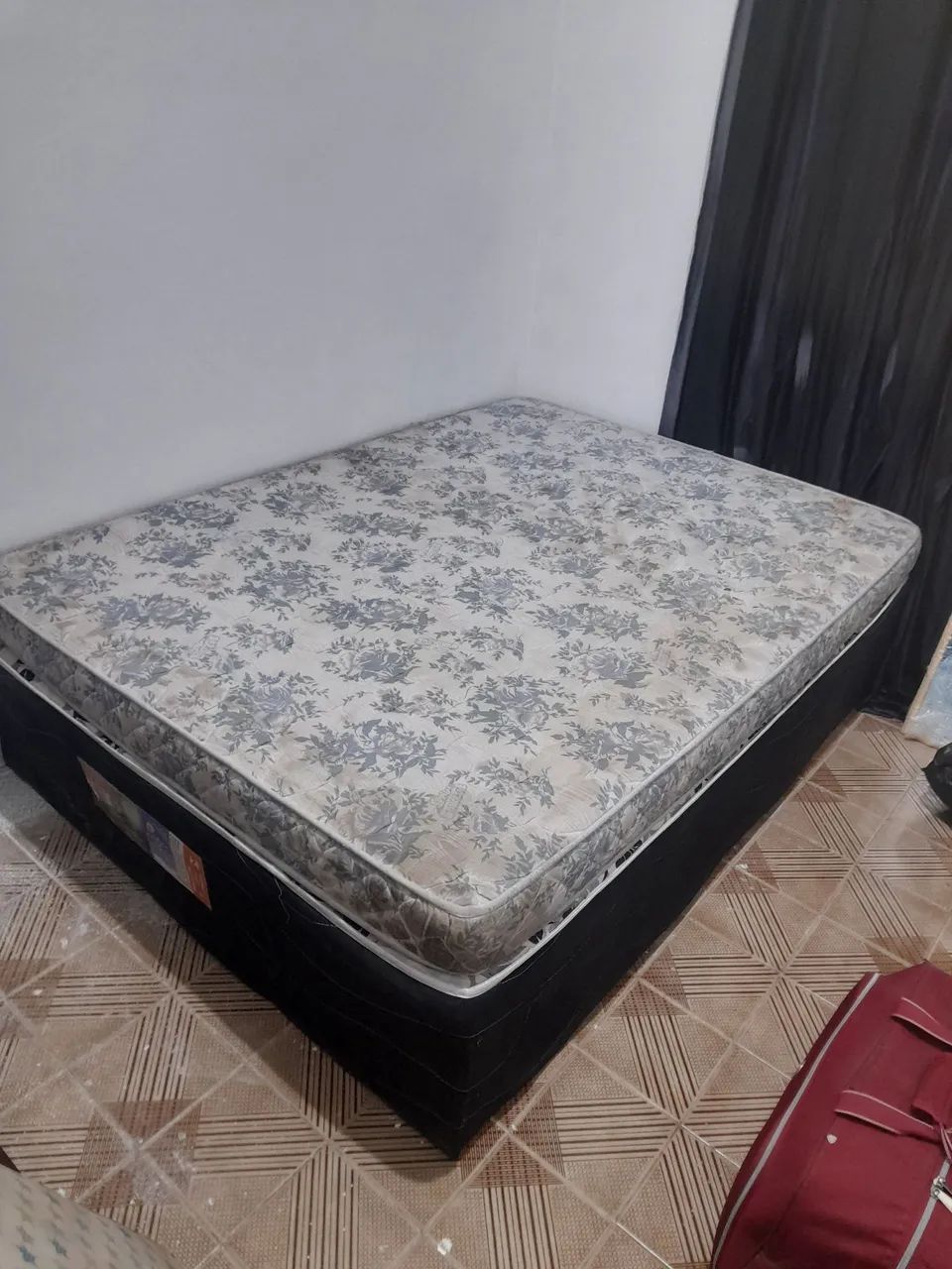 Vendo cama de casal box