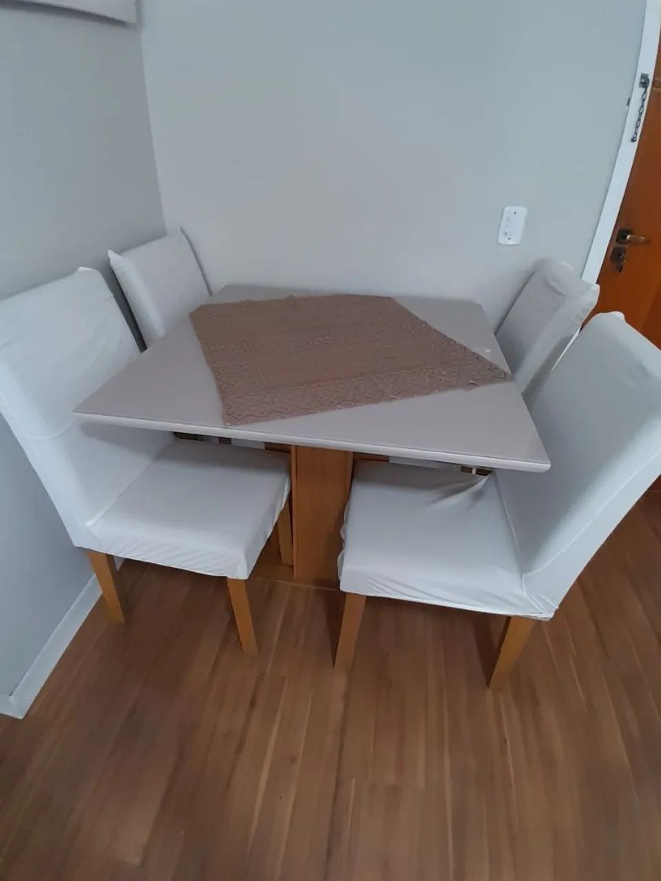 Mesa quadrada de laca de 4 lugares  - Foto 2