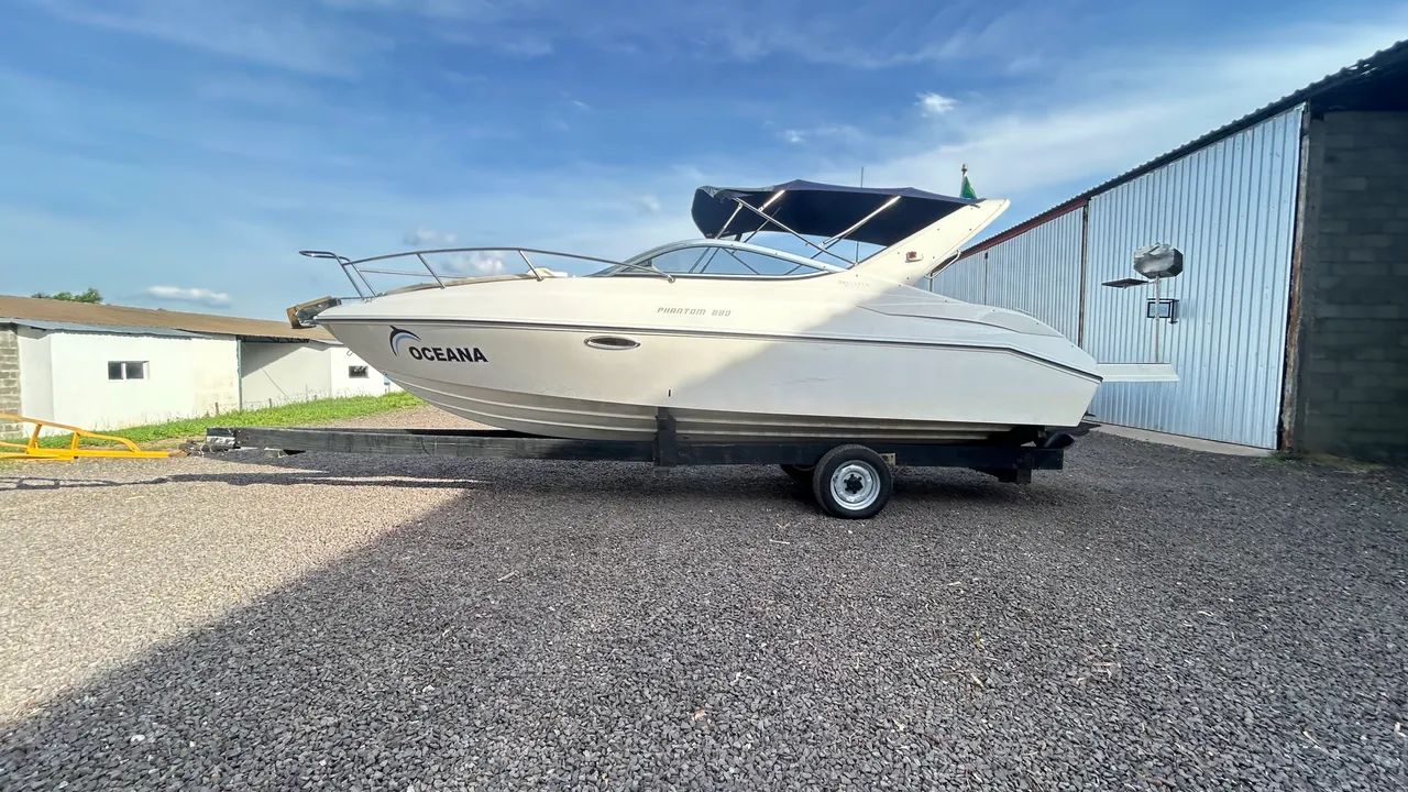 Lancha Schaefer Phantom 260 Cabinada