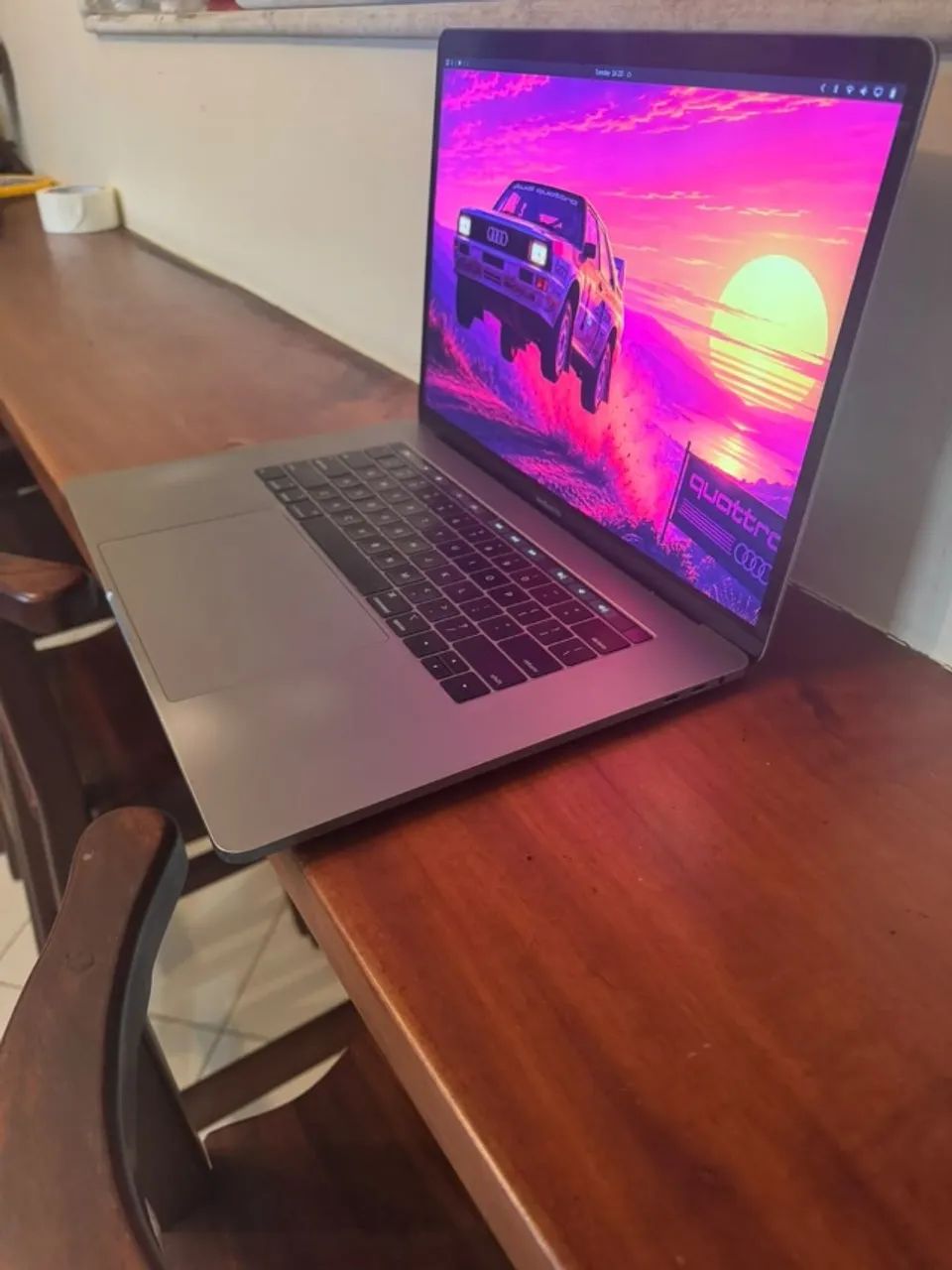 MacBook Pro 15" 2019 32 GB de RAM Com Omarchy Quattro Perfeito para vibe coding - Foto 2