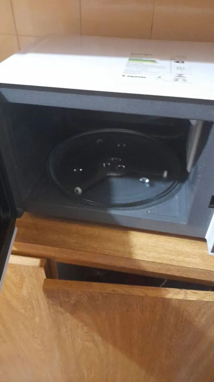 Micro-ondas Panasonic 11lts - Foto 3