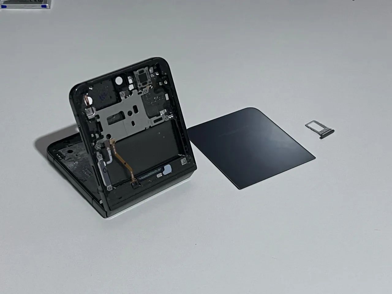 Peças Z Flip 5 - Foto 2