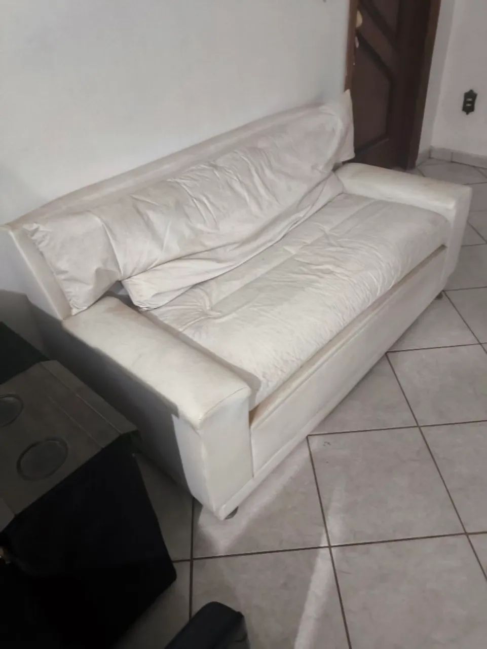 Sofá 2 lugares em courino branco  - Foto 3