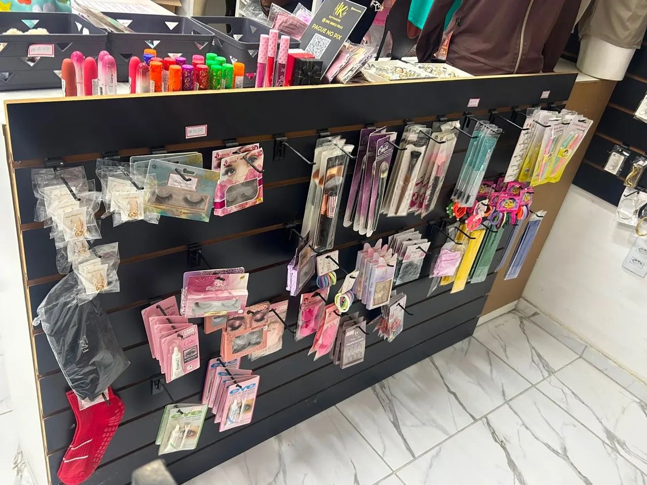 Vende-se móveis de loja  - Foto 2